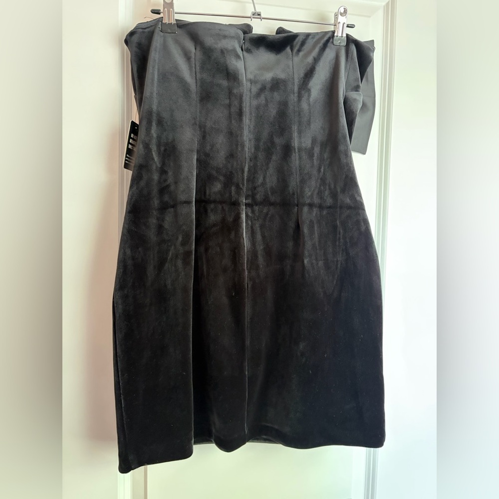 NWT Express Black Strapless Velvet Mini Dress with Statement Bow - Picture 6 of 7